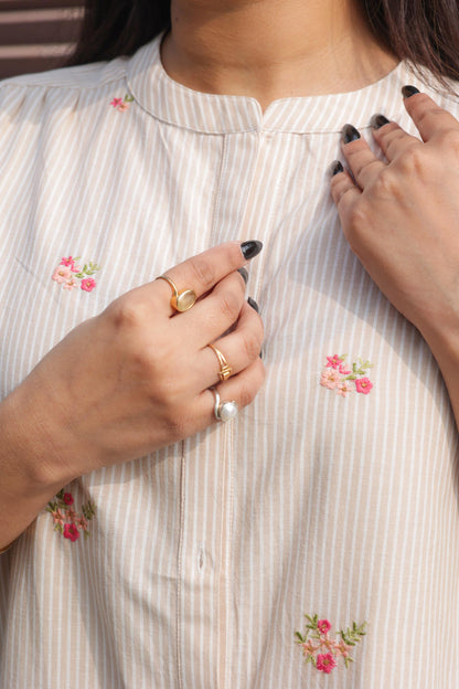 Beige Stripe embroiderd tunic
