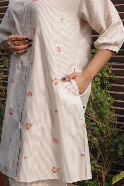 Beige Stripe embroiderd tunic